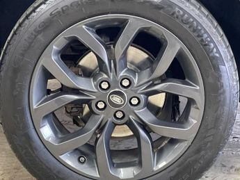 LAND ROVER DISCOVERY SPORT 2.0 TD4 Landmark SUV 5dr Diesel Auto 4WD Euro 6 (s/s) (180 ps)