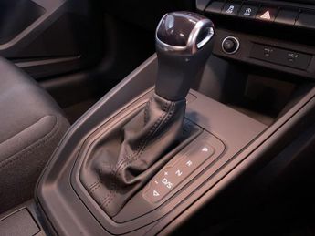 AUDI A1 1.0 TFSI 30 Technik Sportback 5dr Petrol S Tronic Euro 6 (s/s) (