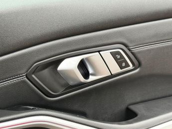 BMW 3 SERIES 2.0 320i M Sport Saloon 4dr Petrol Auto Euro 6 (s/s) (184 ps)