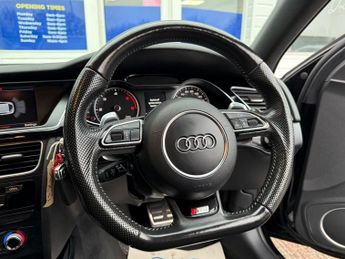 AUDI A4 AVANT 2.0 TDI Black Edition Estate 5dr Diesel Multitronic Euro 6 (s/s)