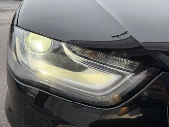 AUDI A4 AVANT 2.0 TDI Black Edition Estate 5dr Diesel Multitronic Euro 6 (s/s)