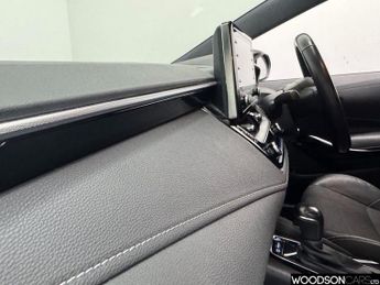 TOYOTA COROLLA 1.8 VVT-h GPF Design Touring Sports 5dr Petrol Hybrid CVT Euro 6