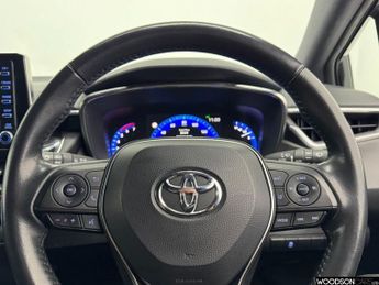 TOYOTA COROLLA 1.8 VVT-h GPF Design Touring Sports 5dr Petrol Hybrid CVT Euro 6