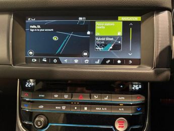 JAGUAR XF 2.0d R-Sport Saloon 4dr Diesel Auto Euro 6 (s/s) (180 ps)