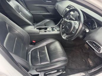 JAGUAR XE 2.0d R-Sport Saloon 4dr Diesel Auto Euro 6 (s/s) (163 ps)