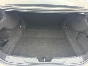 JAGUAR XE 2.0d R-Sport Saloon 4dr Diesel Auto Euro 6 (s/s) (163 ps)