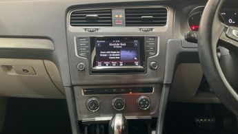 VOLKSWAGEN GOLF 2.0 TDI BlueMotion Tech SE Hatchback 5dr Diesel DSG Euro 5 (s/s)