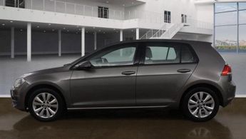 VOLKSWAGEN GOLF 2.0 TDI BlueMotion Tech SE Hatchback 5dr Diesel DSG Euro 5 (s/s)