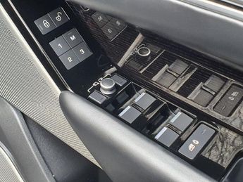 LAND ROVER RANGE ROVER VELAR 2.0 D240 R-Dynamic HSE SUV 5dr Diesel Auto 4WD Euro 6 (s/s) (240