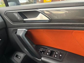 VOLKSWAGEN TIGUAN 2.0 TDI BlueMotion Tech SEL SUV 5dr Diesel DSG 4Motion Euro 6 (s