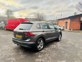 VOLKSWAGEN TIGUAN 2.0 TDI BlueMotion Tech SEL SUV 5dr Diesel DSG 4Motion Euro 6 (s