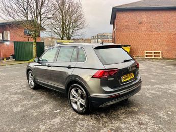 VOLKSWAGEN TIGUAN 2.0 TDI BlueMotion Tech SEL SUV 5dr Diesel DSG 4Motion Euro 6 (s