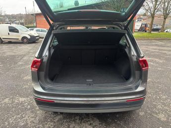 VOLKSWAGEN TIGUAN 2.0 TDI BlueMotion Tech SEL SUV 5dr Diesel DSG 4Motion Euro 6 (s