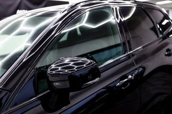 VOLVO XC60 2.0 B4 MHEV R-Design SUV 5dr Diesel Hybrid Auto Euro 6 (s/s) (19