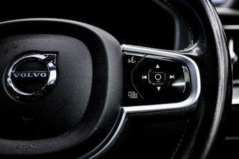 VOLVO XC60 2.0 B4 MHEV R-Design SUV 5dr Diesel Hybrid Auto Euro 6 (s/s) (19