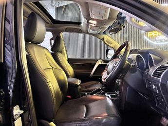 TOYOTA LAND CRUISER 2.8D Invincible X SUV 5dr Diesel Auto 4WD Euro 6 (7 Seats) (177 