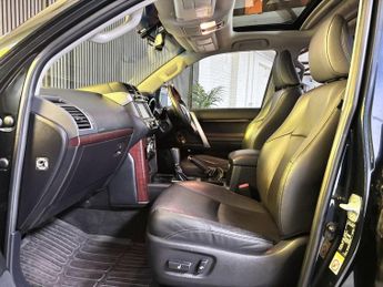 TOYOTA LAND CRUISER 2.8D Invincible X SUV 5dr Diesel Auto 4WD Euro 6 (7 Seats) (177 