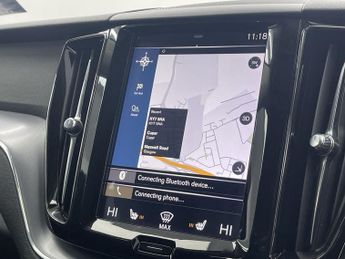 VOLVO XC60 2.0 T5 Momentum Pro SUV 5dr Petrol Auto AWD Euro 6 (s/s) (250 ps