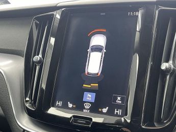 VOLVO XC60 2.0 T5 Momentum Pro SUV 5dr Petrol Auto AWD Euro 6 (s/s) (250 ps