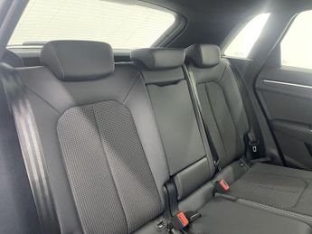 AUDI Q3 2.0 TDI 40 S line SUV 5dr Diesel S Tronic quattro Euro 6 (s/s) (