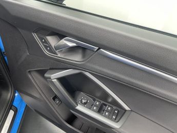 AUDI Q3 2.0 TDI 40 S line SUV 5dr Diesel S Tronic quattro Euro 6 (s/s) (