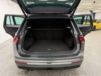 VOLKSWAGEN TIGUAN 1.5 TSI EVO R-Line SUV 5dr Petrol DSG Euro 6 (s/s) (150 ps)
