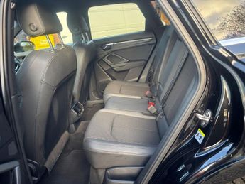 AUDI Q3 1.5 TFSI CoD 35 S line SUV 5dr Petrol S Tronic Euro 6 (s/s) (150