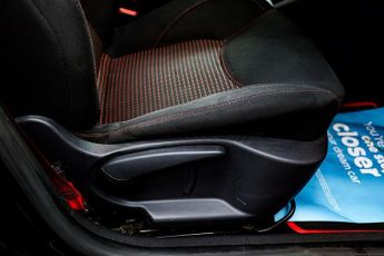 RENAULT CLIO 1.6 TCe Renaultsport Nav Trophy Hatchback 5dr Petrol Auto Euro 6