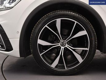 VOLKSWAGEN TIGUAN 2.0 TDI R-Line SUV 5dr Diesel DSG Euro 6 (s/s) (150 ps)