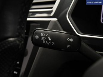 VOLKSWAGEN TIGUAN 2.0 TDI R-Line SUV 5dr Diesel DSG Euro 6 (s/s) (150 ps)