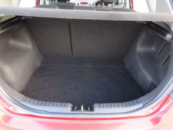 KIA CEED 1.6 CRDi 2 Hatchback 5dr Diesel Auto Euro 5 (113 bhp)