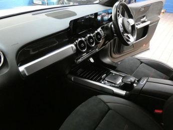 MERCEDES-BENZ GLB 1.3 GLB200 AMG Line SUV 5dr Petrol 7G-DCT Euro 6 (s/s) (163 ps)