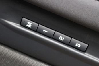 LAND ROVER RANGE ROVER EVOQUE 2.0 D200 MHEV R-Dynamic SE SUV 5dr Diesel Auto 4WD Euro 6 (s/s) 