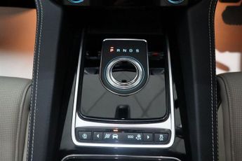 JAGUAR F-PACE 2.0 D180 R-Sport SUV 5dr Diesel Auto AWD Euro 6 (s/s) (180 ps)