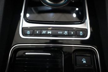 JAGUAR F-PACE 2.0 D180 R-Sport SUV 5dr Diesel Auto AWD Euro 6 (s/s) (180 ps)