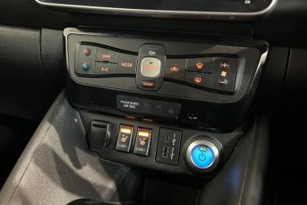 NISSAN LEAF 40kWh Tekna Hatchback 5dr Electric Auto (150 ps) Tech Pack, Heat