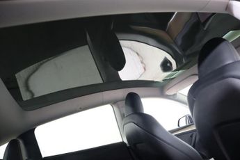 TESLA MODEL Y (Dual Motor) Long Range Auto 4WDE 5dr