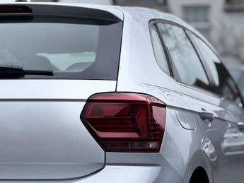 VOLKSWAGEN POLO 1.0 TSI SE Hatchback 5dr Petrol DSG Euro 6 (s/s) (95 ps)