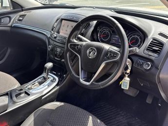 VAUXHALL INSIGNIA 1.6 CDTi Tech Line Sports Tourer 5dr Diesel Auto Euro 6 (136 ps)
