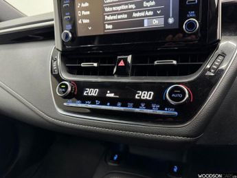 TOYOTA COROLLA 1.8 VVT-h GPF Design Touring Sports 5dr Petrol Hybrid CVT Euro 6