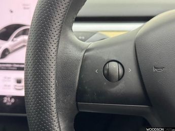 TESLA Model 3 Standard Range Plus Saloon 4dr Electric Auto RWD (241 bhp)