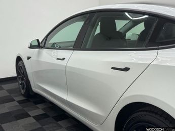 TESLA Model 3 Standard Range Plus Saloon 4dr Electric Auto RWD (241 bhp)