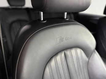 AUDI A6 AVANT 2.0 TDI ultra S line Estate 5dr Diesel S Tronic Euro 6 (s/s) (19