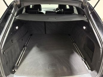 AUDI A6 AVANT 2.0 TDI ultra S line Estate 5dr Diesel S Tronic Euro 6 (s/s) (19