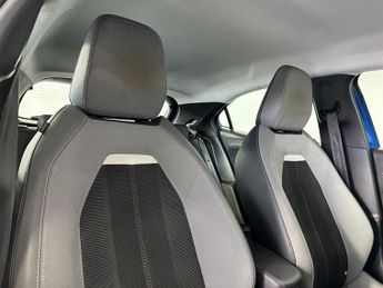 VAUXHALL MOKKA ELECTRIC 50kWh Elite Premium SUV 5dr Electric Auto (136 ps)