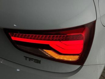 AUDI A1 1.4 TFSI S line Hatchback 3dr Petrol S Tronic Euro 6 (s/s) (125 