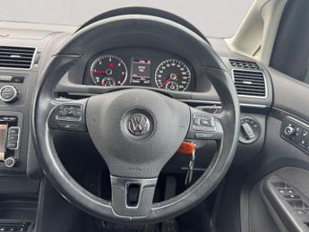 VOLKSWAGEN TOURAN 2.0 TDI BlueMotion Tech Sport MPV 5dr Diesel DSG Euro 5 (s/s) (1