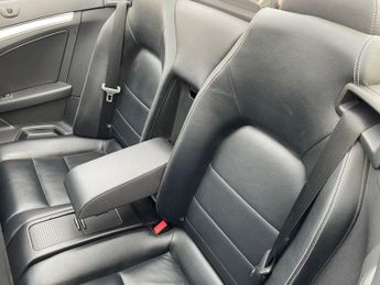 MERCEDES-BENZ E-CLASS  E220 CDI BLUEEFFICIENCY SE CONVERTIBLE 2DR DIESEL AUTOMATIC 170