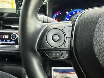 TOYOTA COROLLA 1.8 VVT-h Icon Tech Hatchback 5dr Petrol Hybrid CVT Euro 6 (s/s)