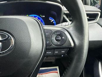 TOYOTA COROLLA 1.8 VVT-h Icon Tech Hatchback 5dr Petrol Hybrid CVT Euro 6 (s/s)